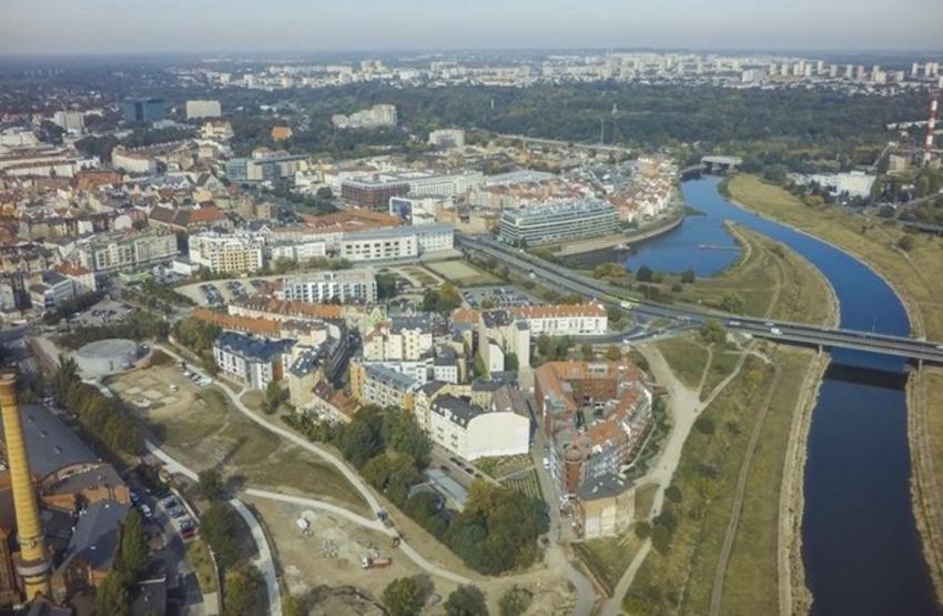 Zabezpieczenie głębokiego wykopu w trudnych warunkach